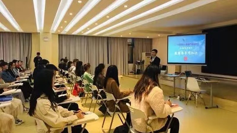 考研全科辅导班面授课程费用：揭秘背后的因素与考量